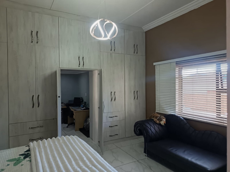 4 Bedroom Property for Sale in Kimberley North Northern Cape